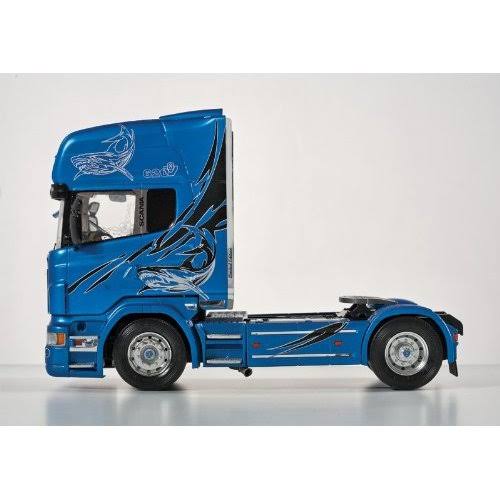 Blue Shark Model Kit T2568