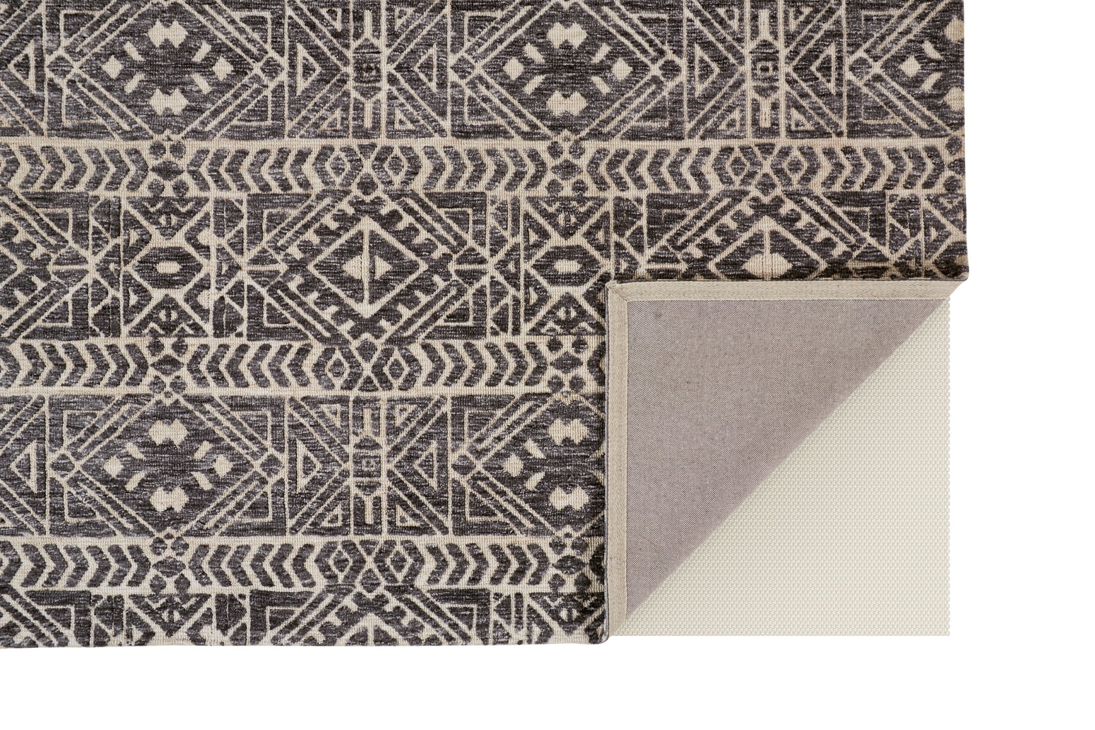 Gray/Black/Ivory 3'6" x 5'6" Stain Resistant Water Resistant Fade Resistant Accent Rug V620