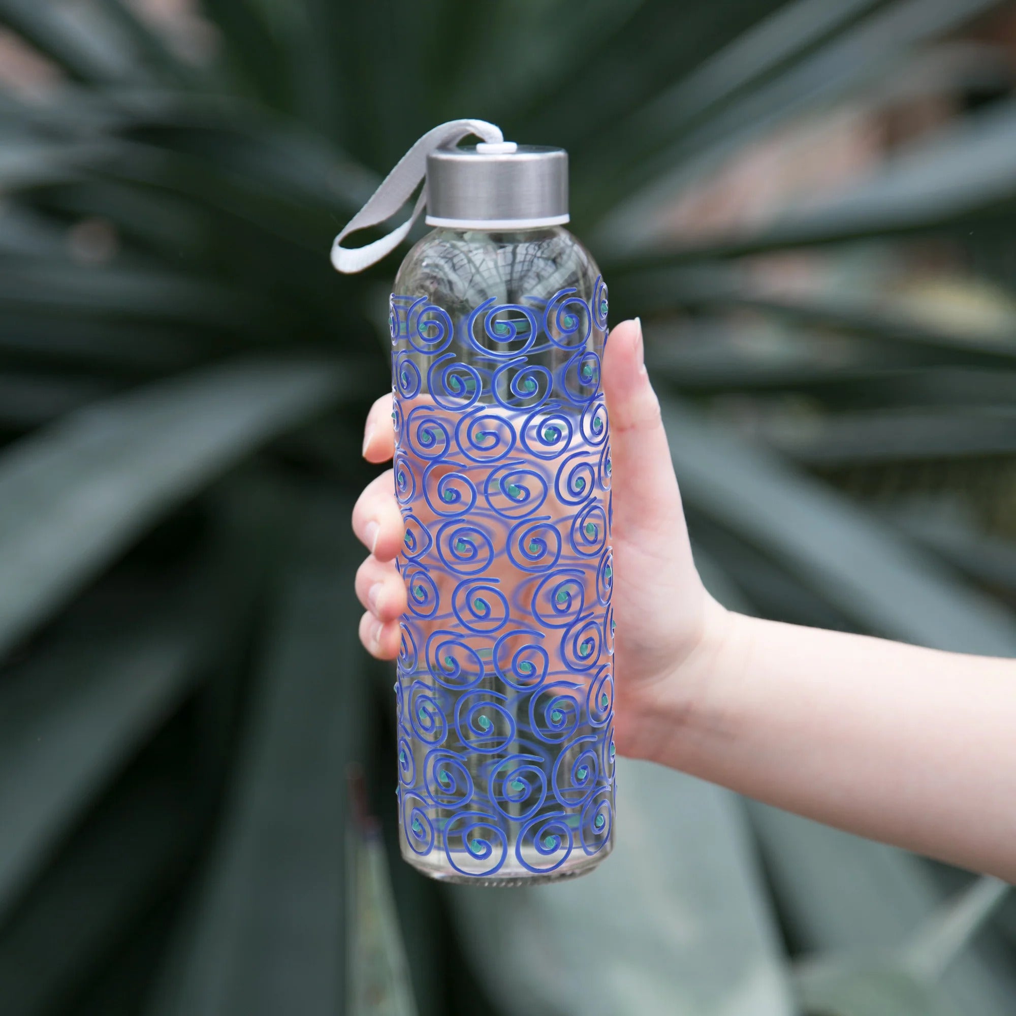Blue Swirl 16.5 oz Hand Decorated Glass Water Bottle I1219