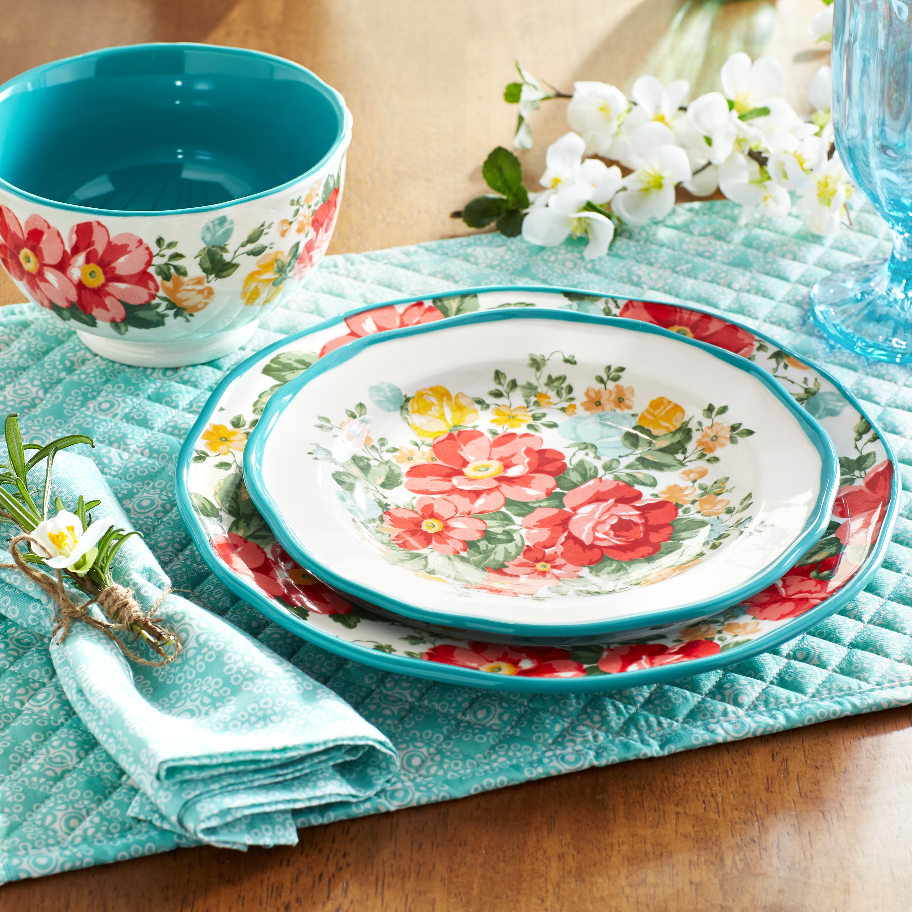 12 Piece Vintage Floral Dinnerware X108196