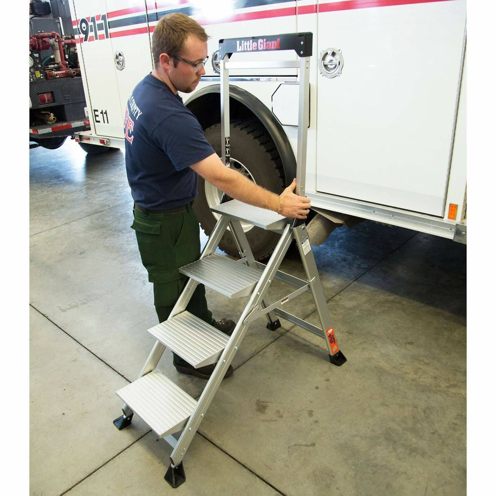 4-Step Jumbo Ladder F455