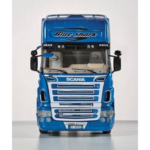 Blue Shark Model Kit T2568