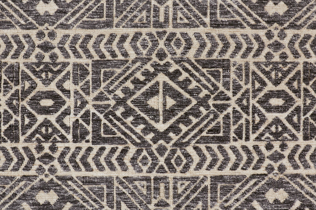 Gray/Black/Ivory 3'6" x 5'6" Stain Resistant Water Resistant Fade Resistant Accent Rug V620